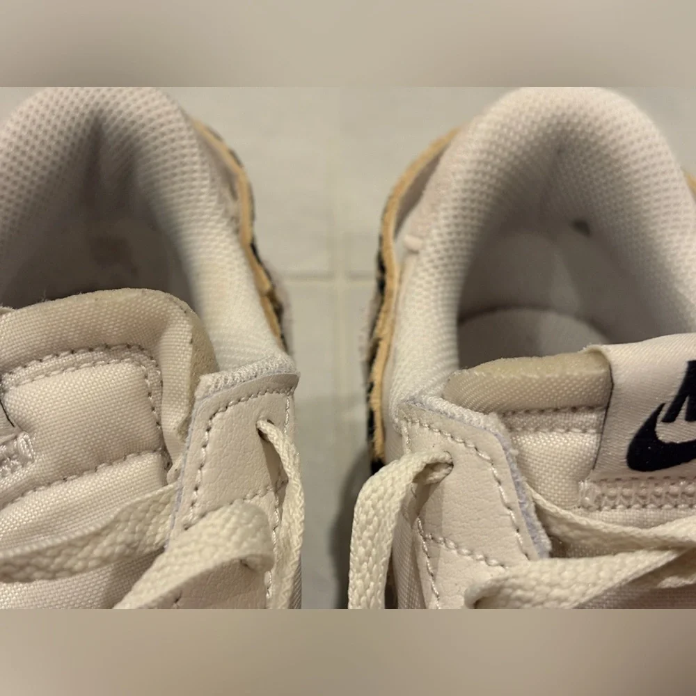 Nike Waffle Debut Women’s Sneaker Leopard Print Size 7